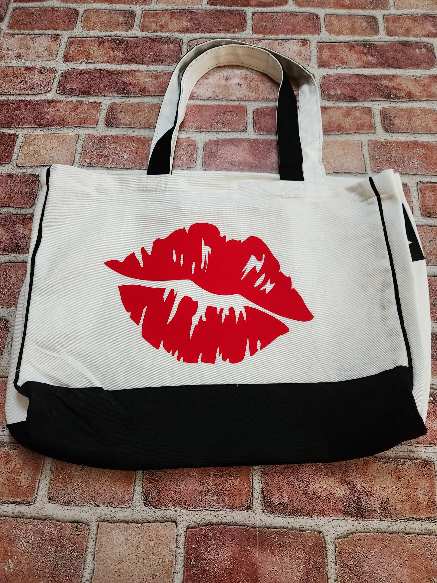 Flirt Tote Bag