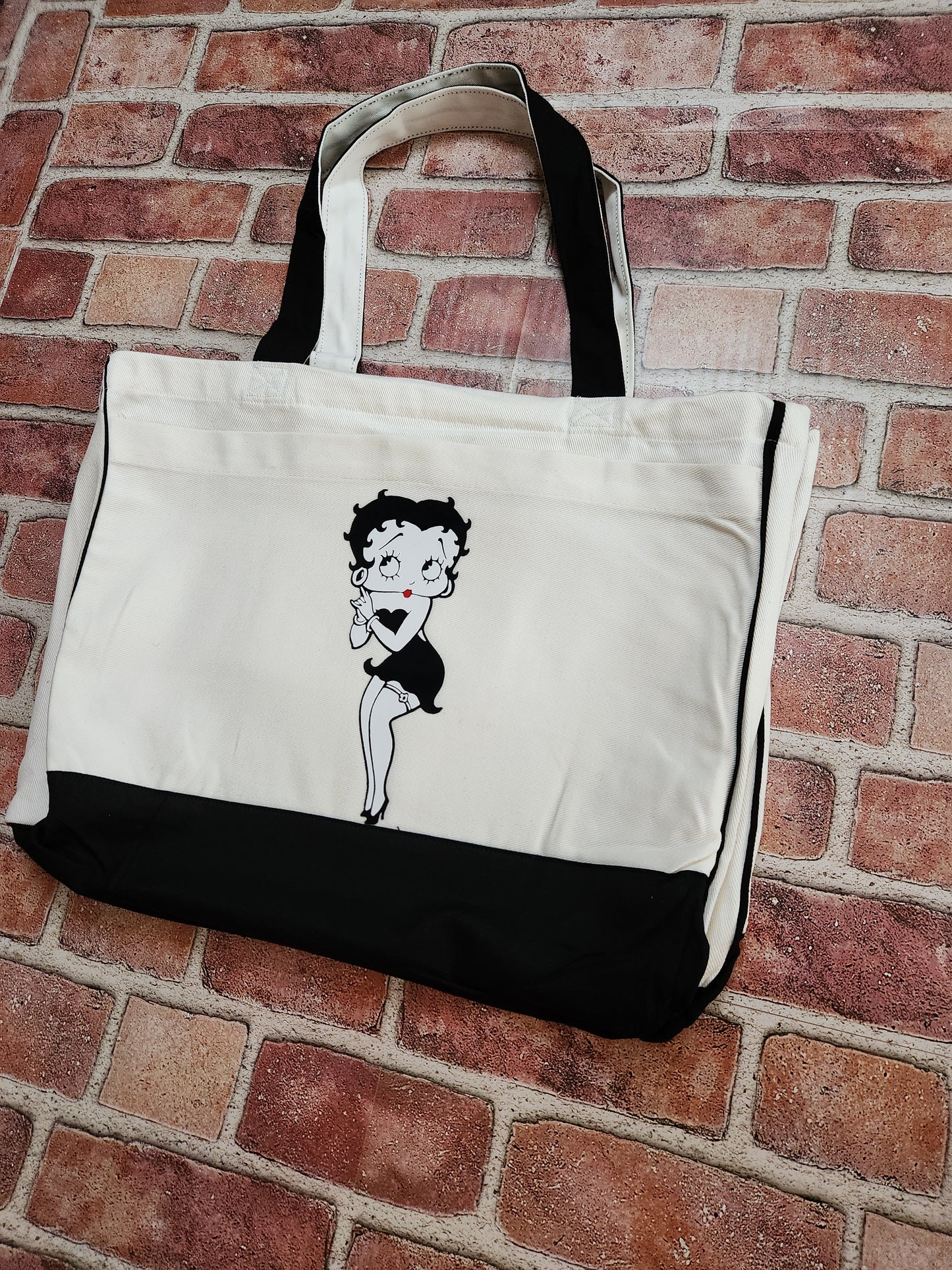 Flirt Tote Bag