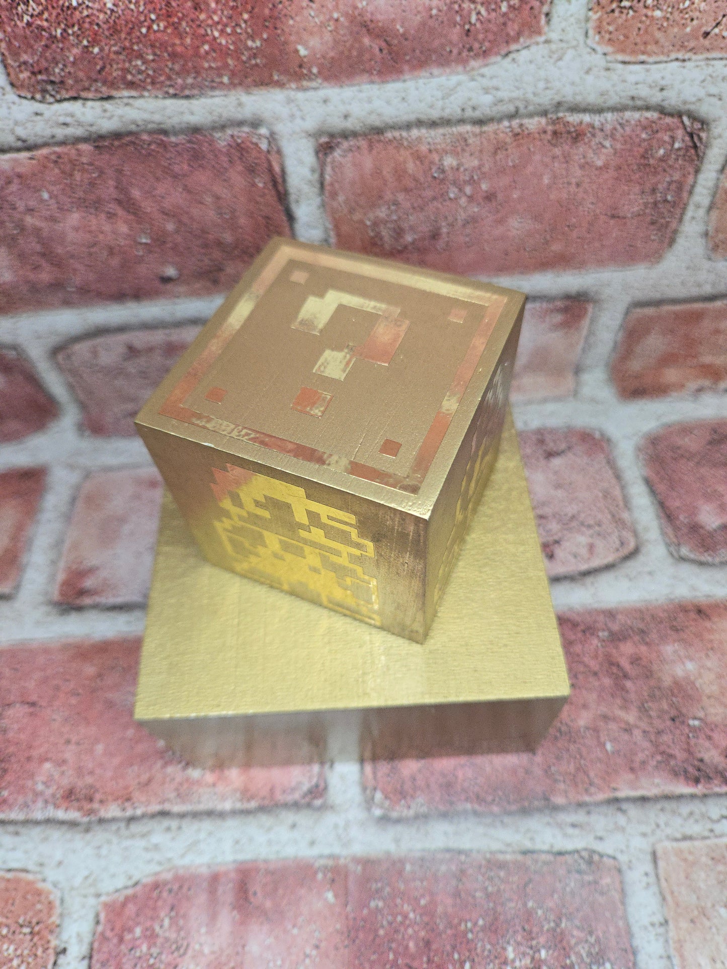 ? Cube (Gold)