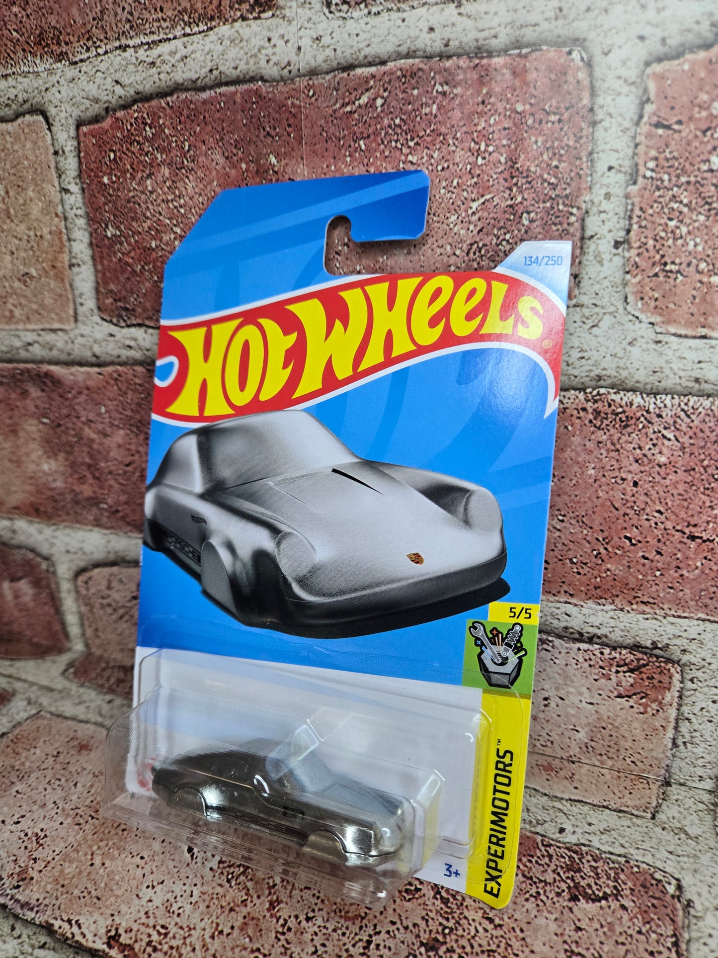 Metal Porsche 911 Keychain