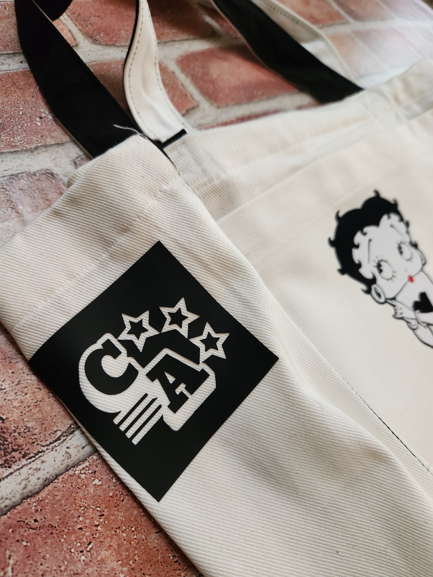 Flirt Tote Bag