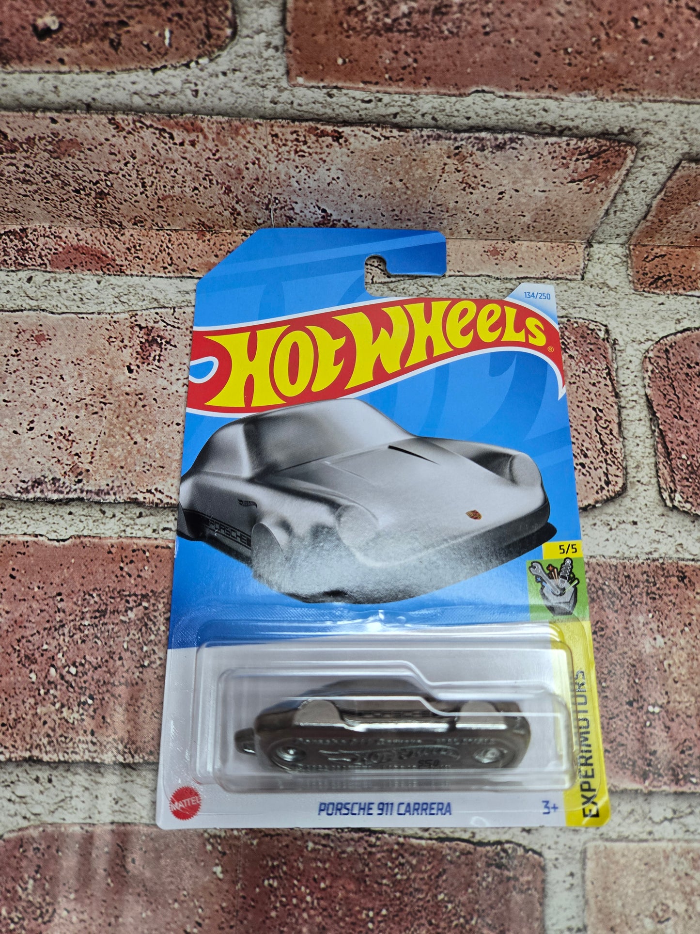 Metal Porsche 911 Keychain