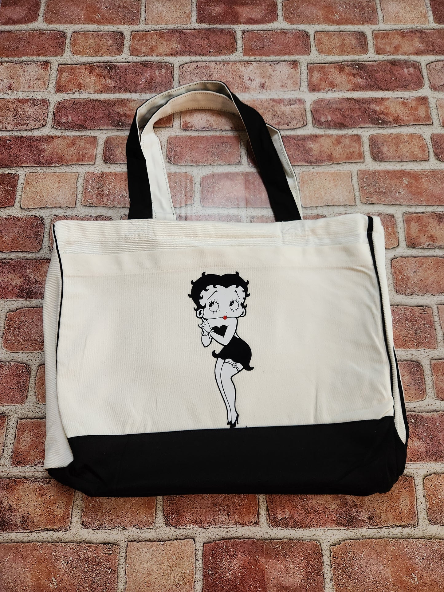 Flirt Tote Bag