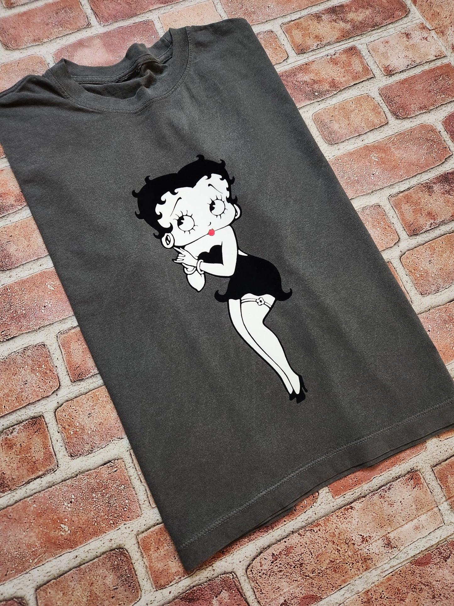 Flirt T-Shirt (Cropped)