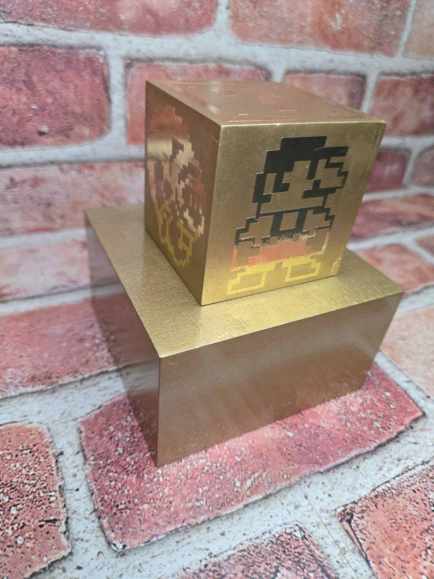 ? Cube (Gold)